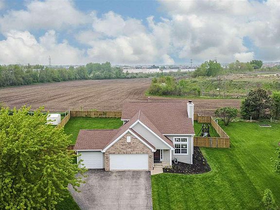 3rd image of 6374 Laurel Cherry Dr