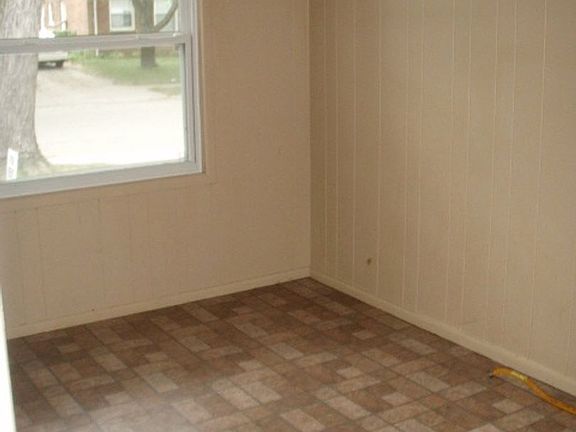 5th image of 23104 Brittany Ave
