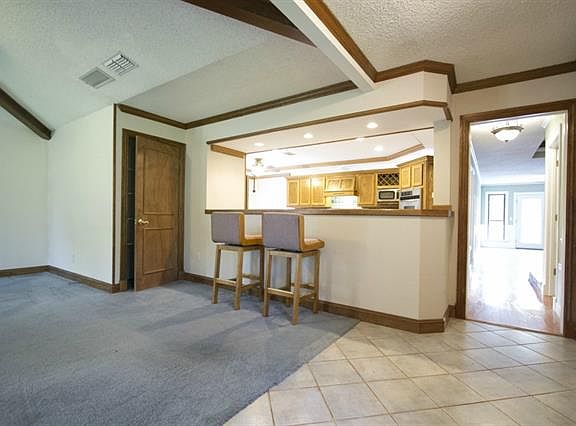 2nd image of 3016 Bandolino Ln