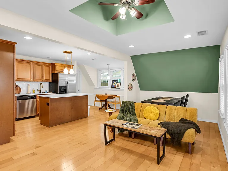 929 Fatherland St #B — Photo 4