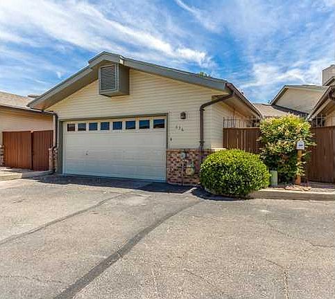 3rd image of 636 Copperfield Ln #0