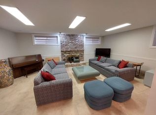 1849 Marine Dr, West Vancouver, BC V7V 1J7