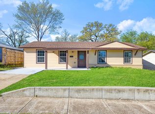 7245 Van Natta Ln, Fort Worth, TX 76112