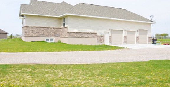 3rd image of 4012 Molly Dr