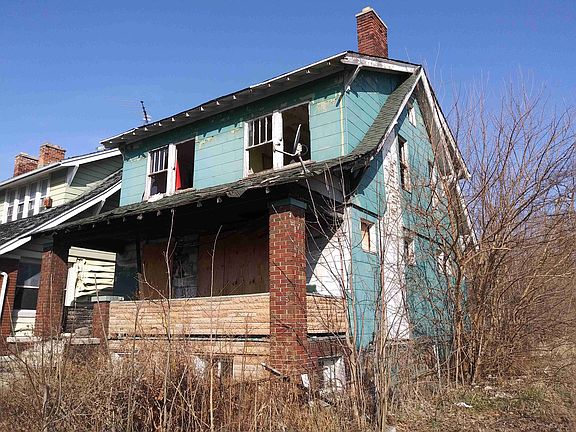 2914 W Euclid