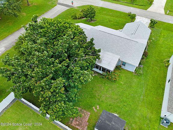 3rd image of 299 Vin Rose Cir SE