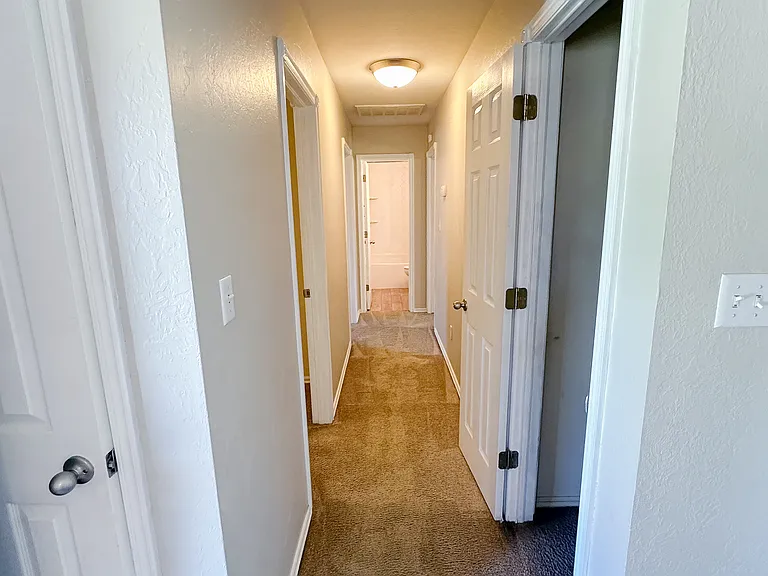 6861 NW Willow Springs Dr — Photo 9