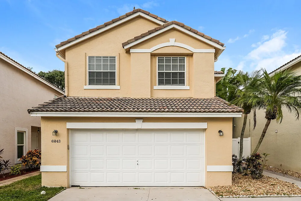 3 bed, 2.5 bath, 1849 sqft, $2,905 — Photo 1