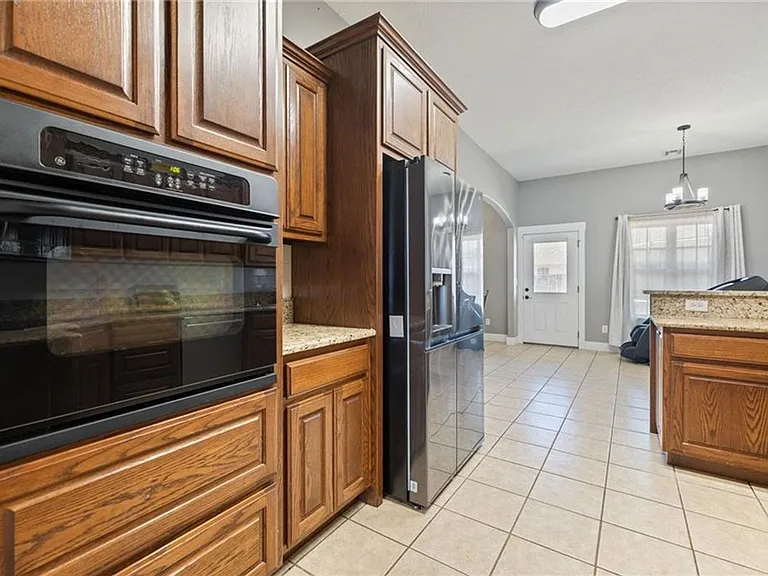 1406 N Latisha Ln — Photo 30