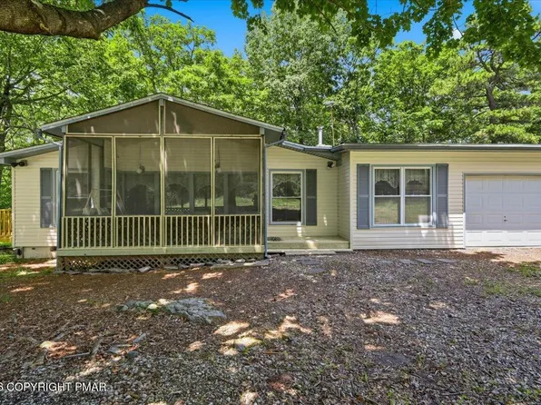 214 Hummingbird Trl, Bushkill, PA 18324