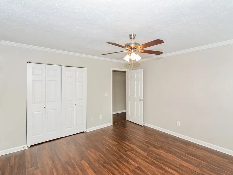 128 Louann Ln — Photo 10