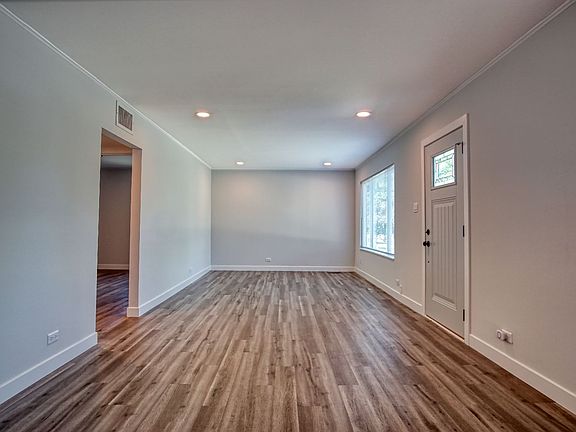 4th image of 618 N Vista Ave