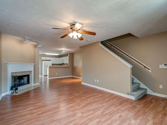 4th image of 418 Flintlock Ct