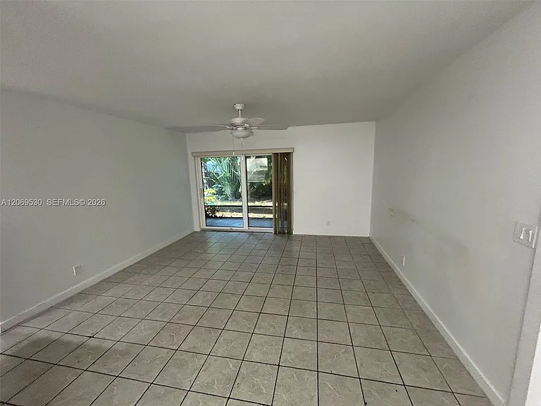 815 SW 30th St #J — Photo 29