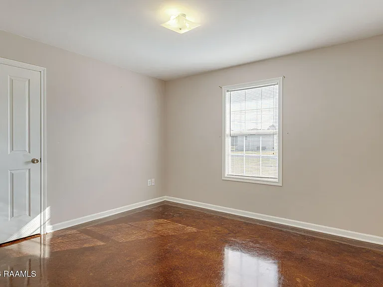 1026 Carmen Dr — Photo 21