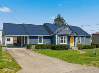 75 Reese St, Irvine, KY 40336