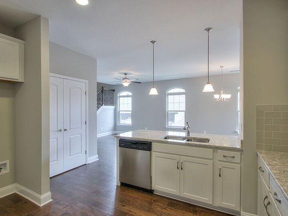 3rd image of 277 Bellingdon Dr Lot 55