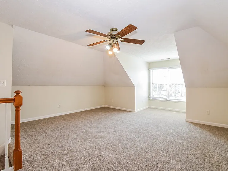 10 Elmwood Dr — Photo 14