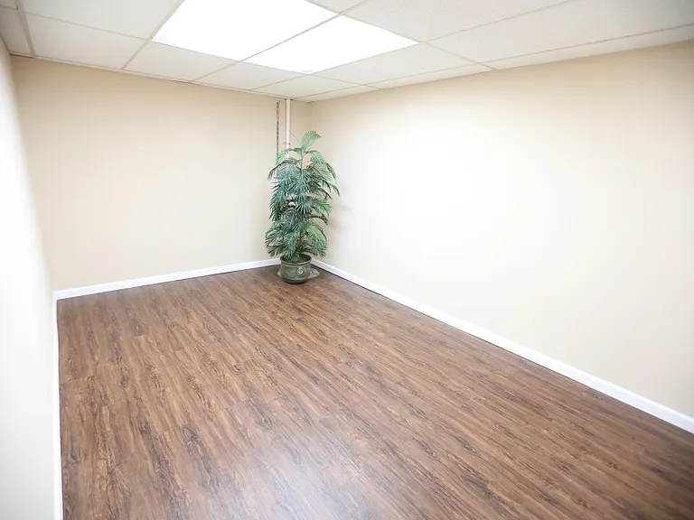 519 Ranch Dr — Photo 7