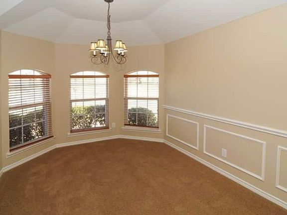 4th image of 1510 Avonlea Dr