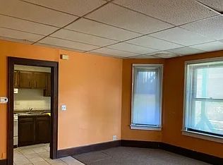 304 South St, Elgin, IL 60123