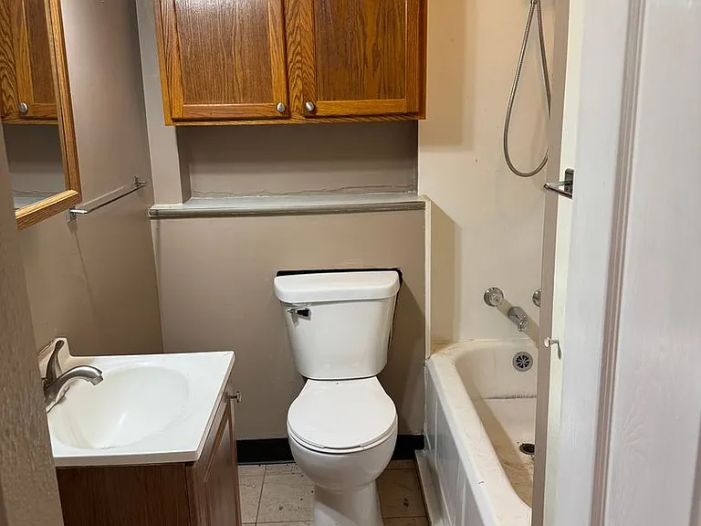 1805 E Morgan St — Photo 3