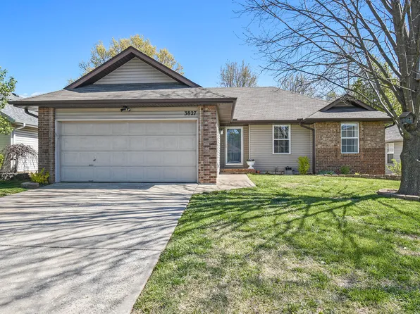 3827 W Kay Pointe Boulevard, Springfield, MO 65802