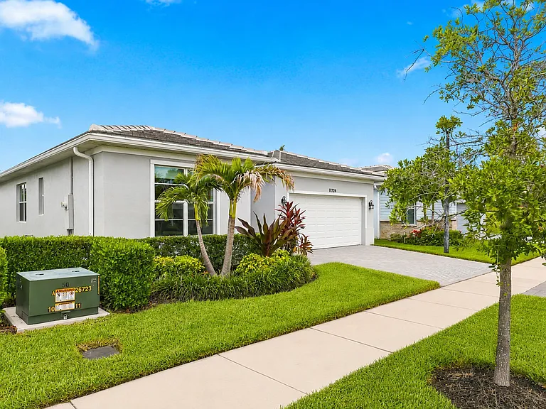 11724 SW Aquila Way — Photo 3