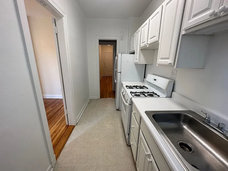 New King Edward Apartments — Photo 289
