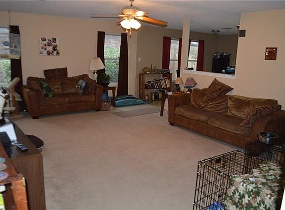 5th image of 2713 White Oak Dr