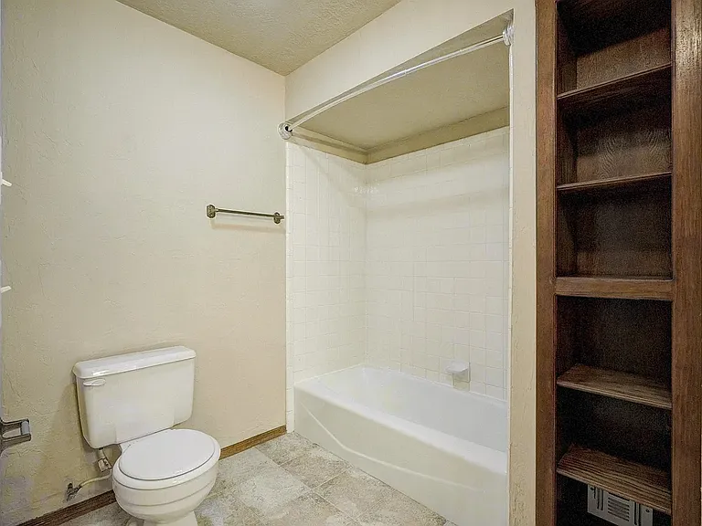 717 36th Ave NW — Photo 34