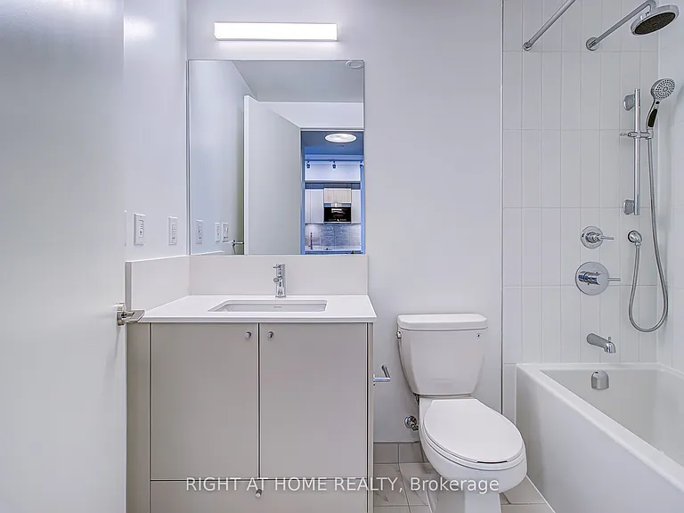 10 Oak St #907 — Photo 13