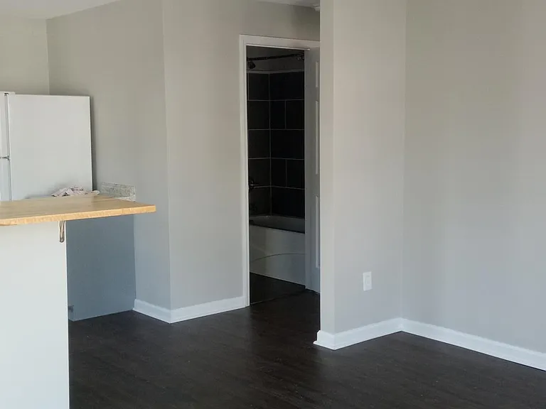 301 Thompson Rd — Photo 23