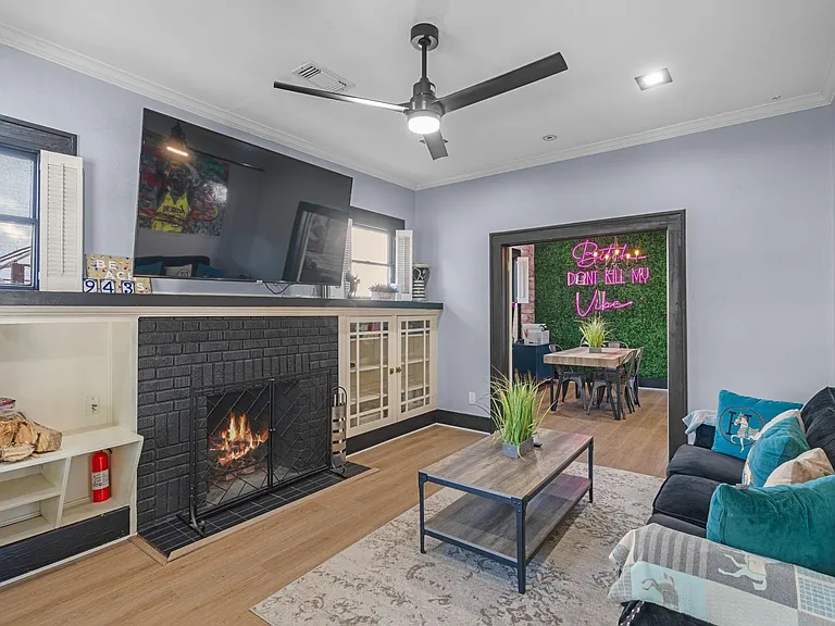 943 Pecore St — Photo 12