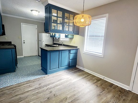 3rd image of 9714 Wallwood Dr SE