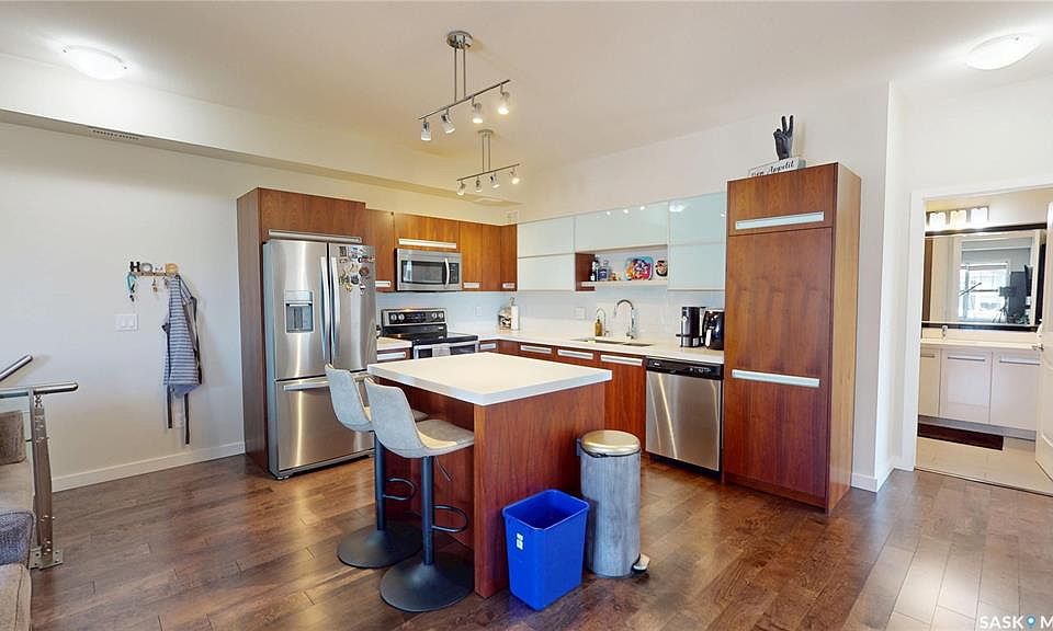 1st image of UNIT 2012-1015 Patrick CRESCENT