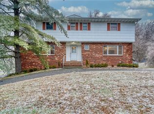 6 Crestview Ter, Monsey, NY 10952