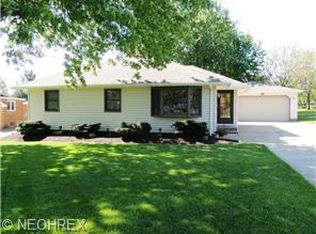 124 Mapleview Dr, Seven Hills, OH