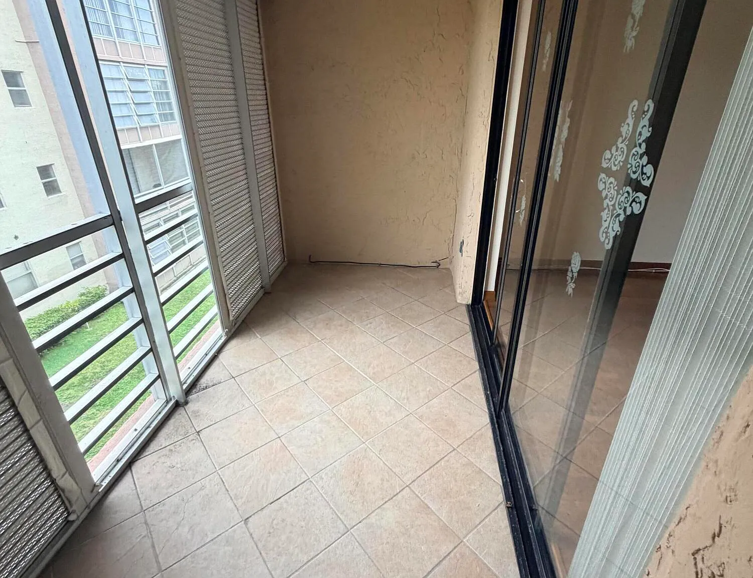 1 bed, 1.5 bath, 830 sqft, $1,600 — Photo 3