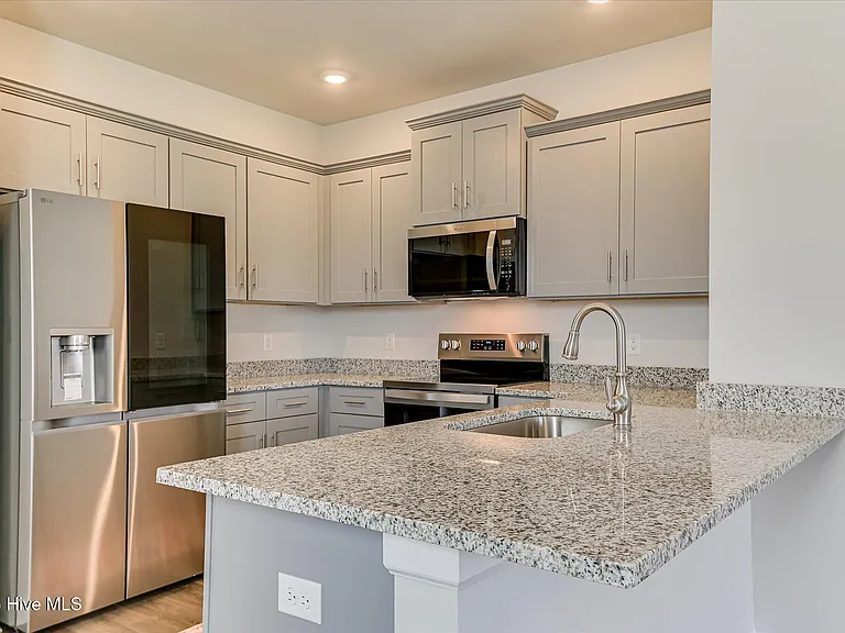 5167 Captain Dr — Photo 15
