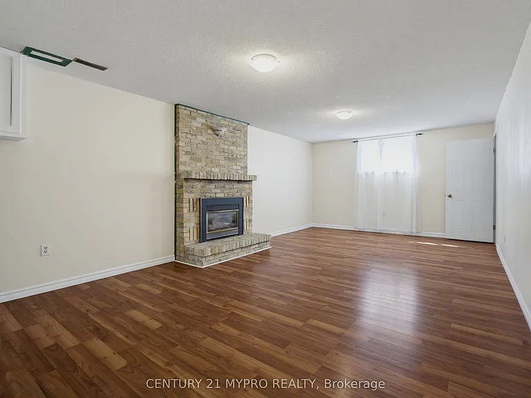 143 Ardsley Cres — Photo 22