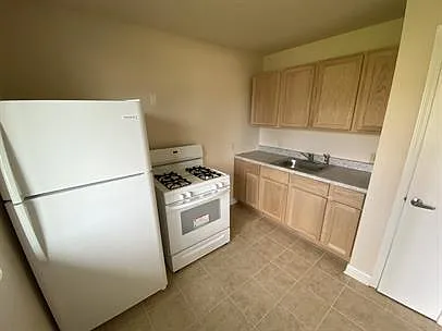 Building Photo - 210 Tedmark Ct