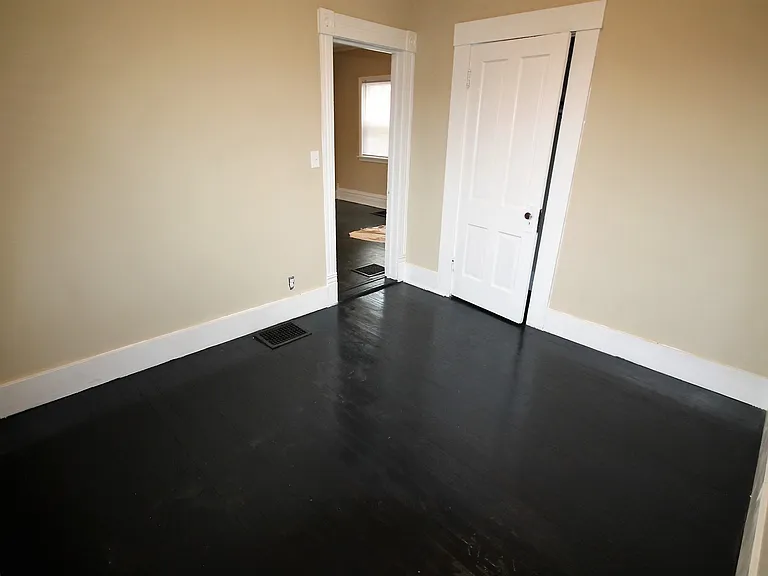 27 E Duncan St — Photo 23