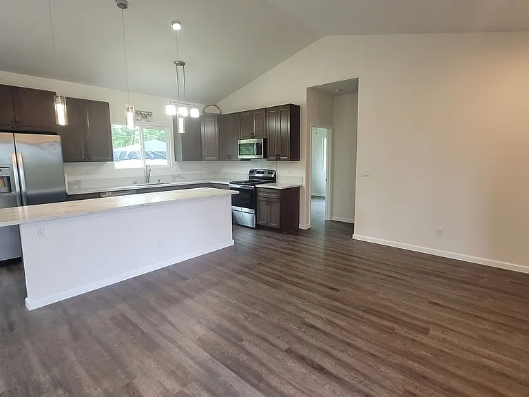 16-1840 34th Ave — Photo 4