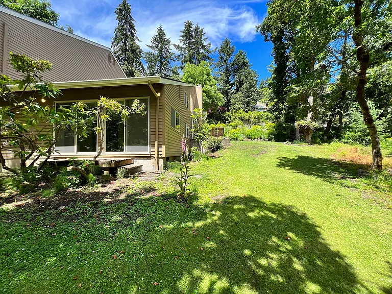 Deck for main bedroom.