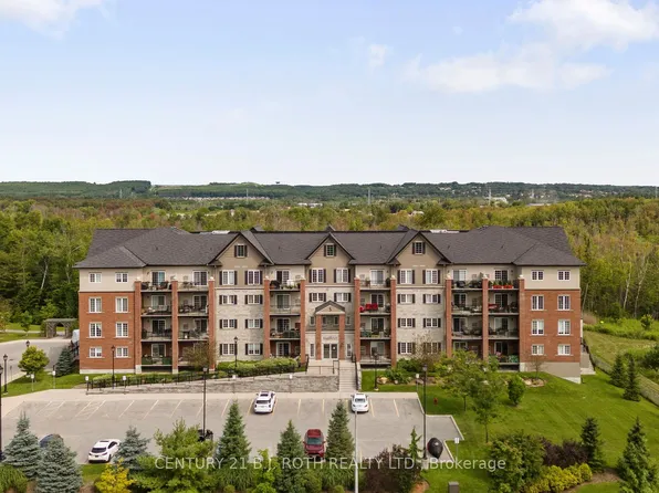 5 Greenwich St Unit 207, Barrie, ON L4N 7Y8