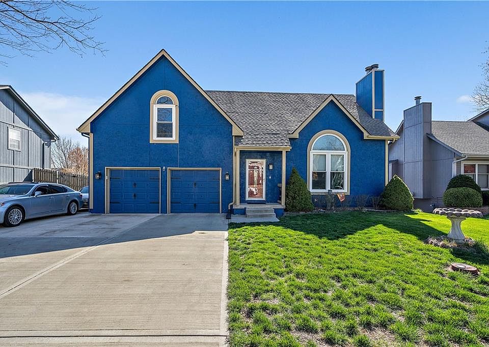 1st image of 2214 NW Cove Dr