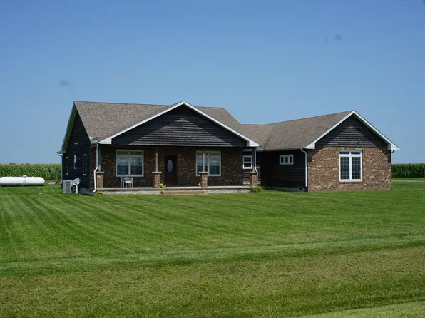 2281 W 11000n Rd, Manteno, IL 60950