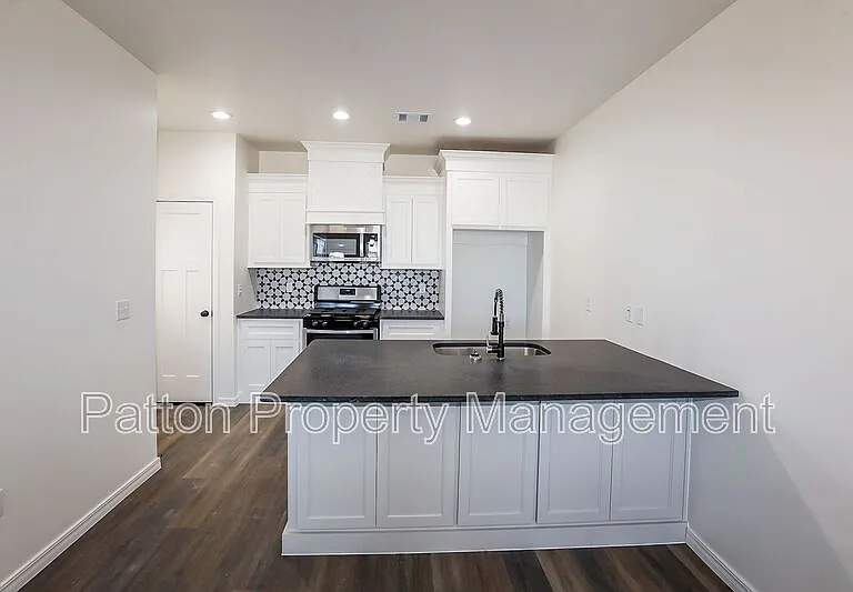 13771 Periwinkle Dr #B — Photo 19