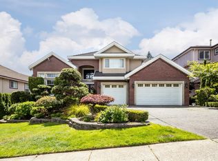 3086 Carousel Ct, Coquitlam, BC V3E 3E1